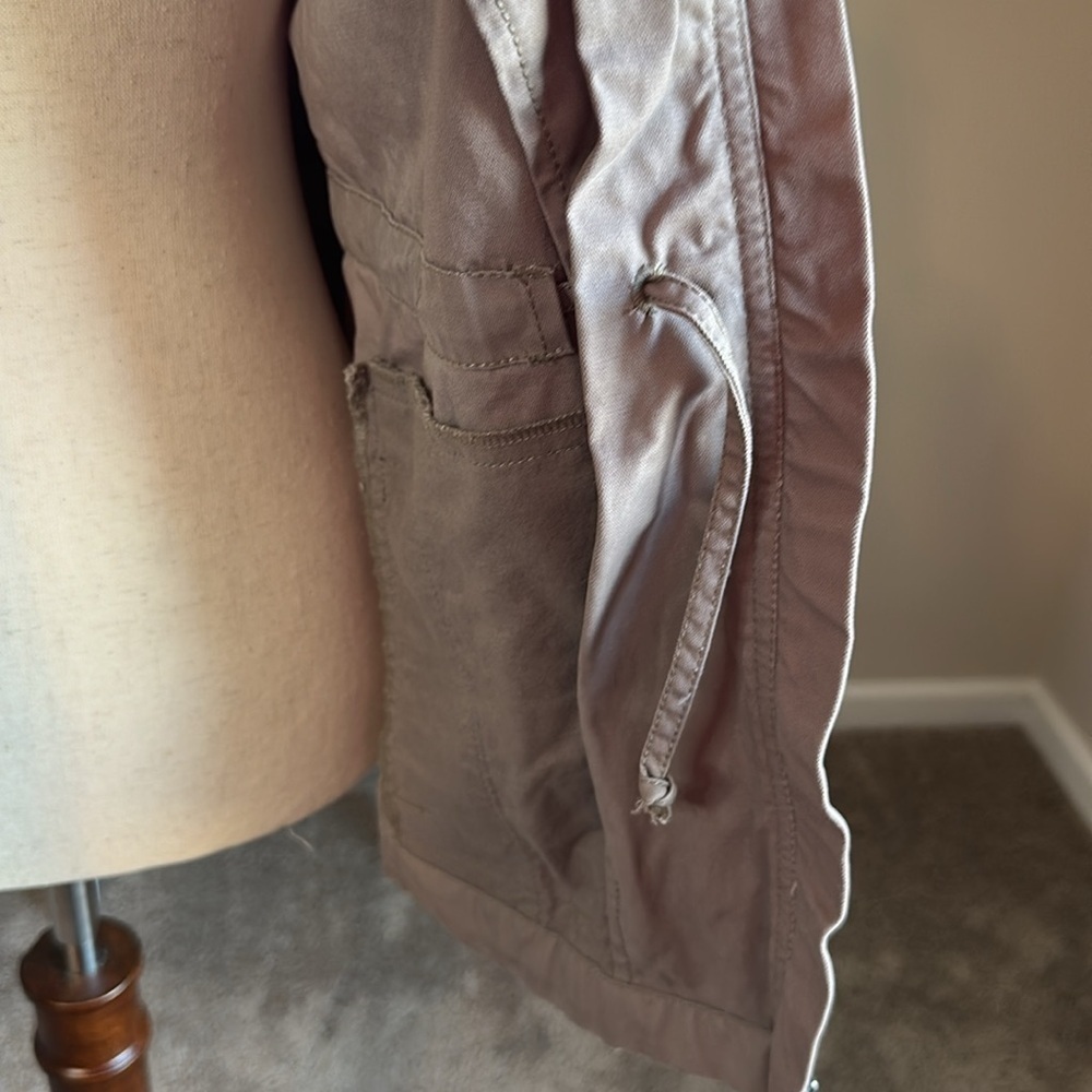 Ann Taylor LOFT Utility Jacket Size Medium with Interior Drawstring in GUC - Picture 7 of 17